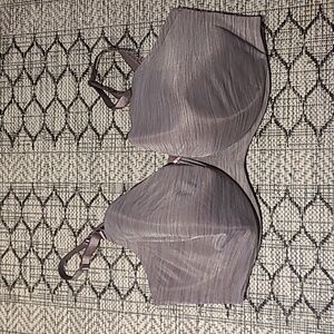 44G Cacique Lightly aligned Balconette Bra